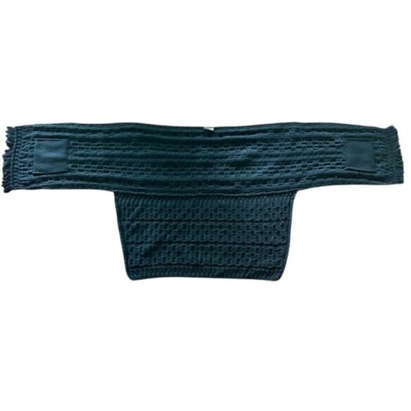 Carraig Donn Made in Ireland Aran Knit Wool Wrap Scarf w/ Pockets - Picture 4 of 6